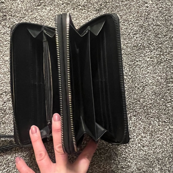 Black wallet! - Picture 4 of 9